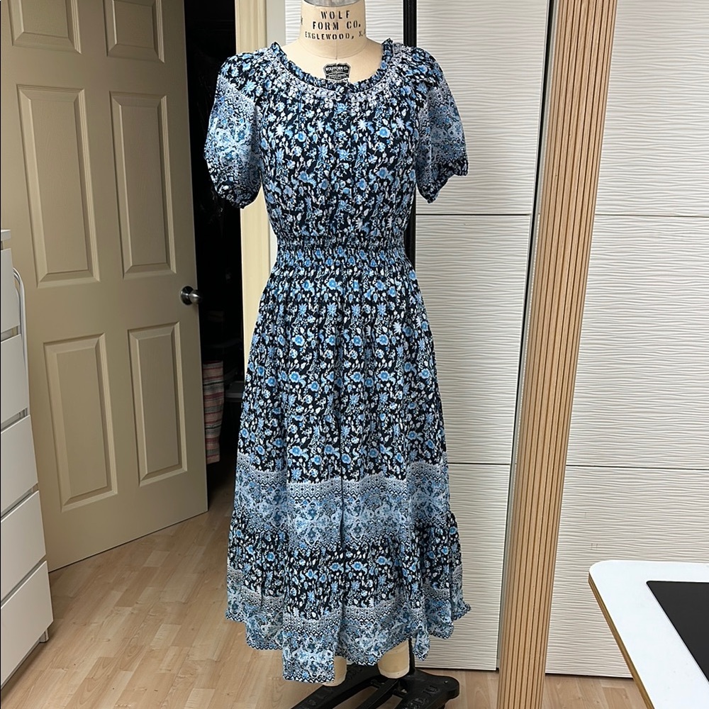 Elegant Blue Floral Dress